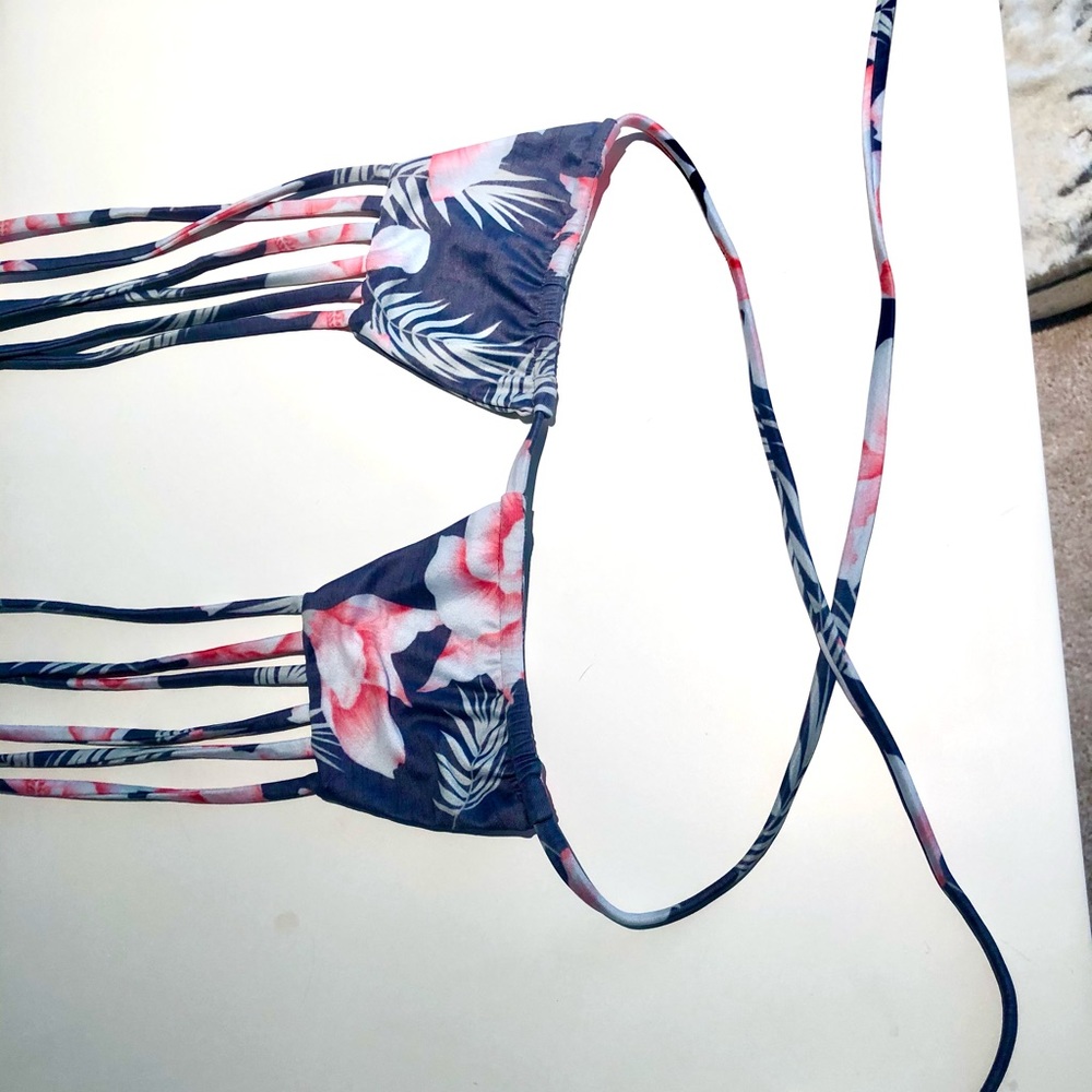 strappy stone fox bikini top